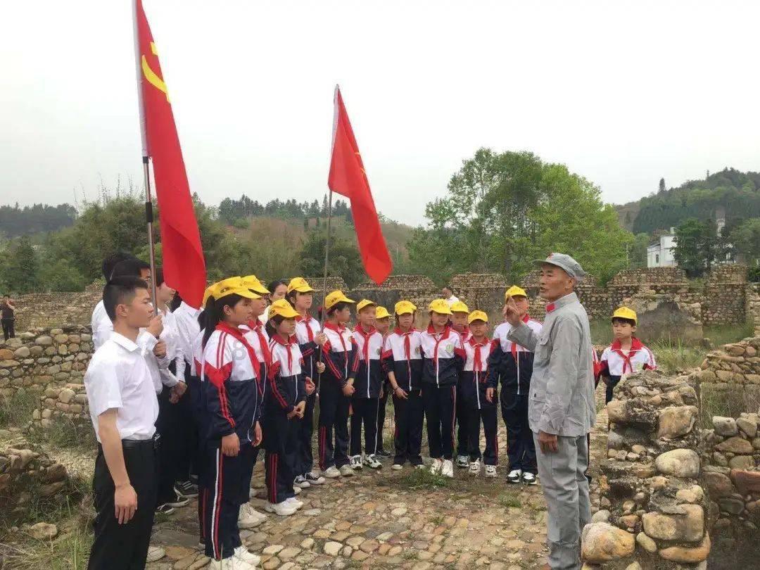 巨魔与勇士